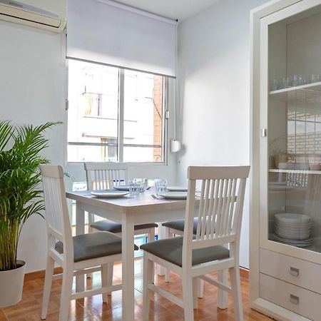 Charming 2 Bedroom Apartment At Triana Center By Oui Sevilla Buitenkant foto